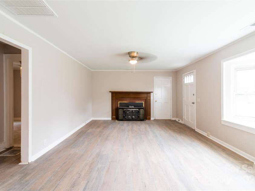 606 19th Avenue, Gastonia, NC 28052.  MLS# CAR4246216, YatesRealty ID 6884. 
