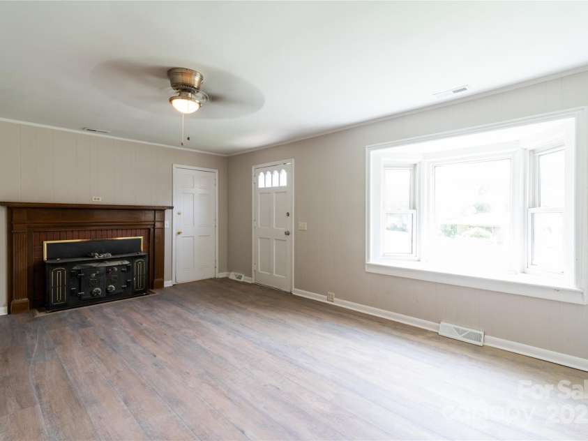 606 19th Avenue, Gastonia, NC 28052.  MLS# CAR4246216, YatesRealty ID 6884. 