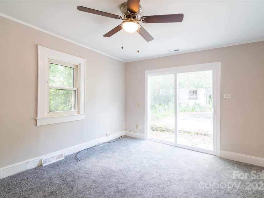 606 19th Avenue, Gastonia, NC 28052.  MLS# CAR4246216, YatesRealty ID 6884. 