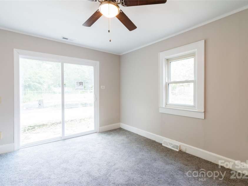 606 19th Avenue, Gastonia, NC 28052.  MLS# CAR4246216, YatesRealty ID 6884. 
