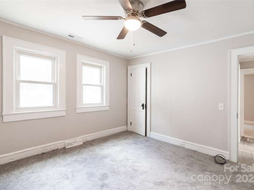 606 19th Avenue, Gastonia, NC 28052.  MLS# CAR4246216, YatesRealty ID 6884. 