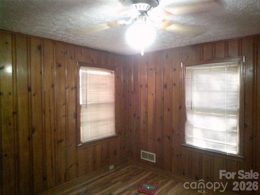 1303 Dixon Boulevard, Shelby, NC 28152.  MLS# CAR4325410, YatesRealty ID 6885. 