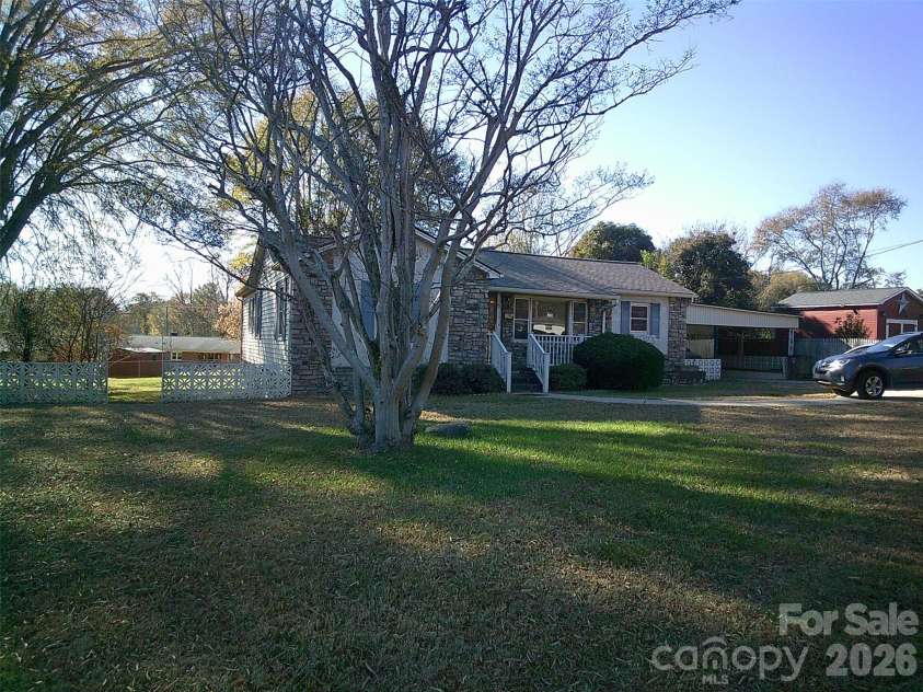 1303 Dixon Boulevard, Shelby, NC 28152.  MLS# CAR4325410, YatesRealty ID 6885. 