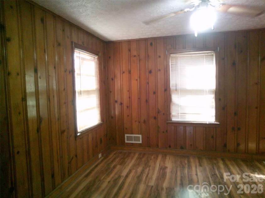 1303 Dixon Boulevard, Shelby, NC 28152.  MLS# CAR4325410, YatesRealty ID 6885. 