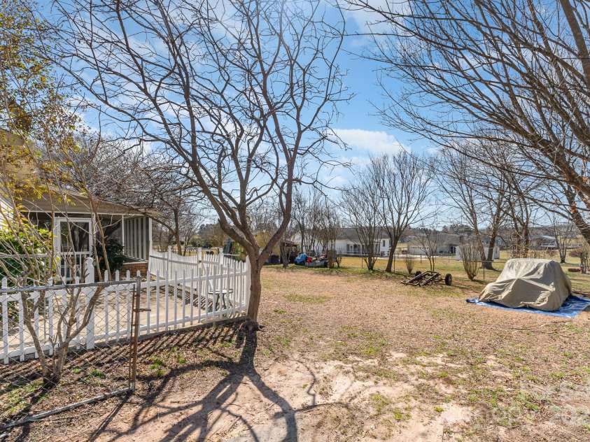 706 Skinner Road, Shelby, NC 28152.  MLS# CAR4224757, YatesRealty ID 6885. 