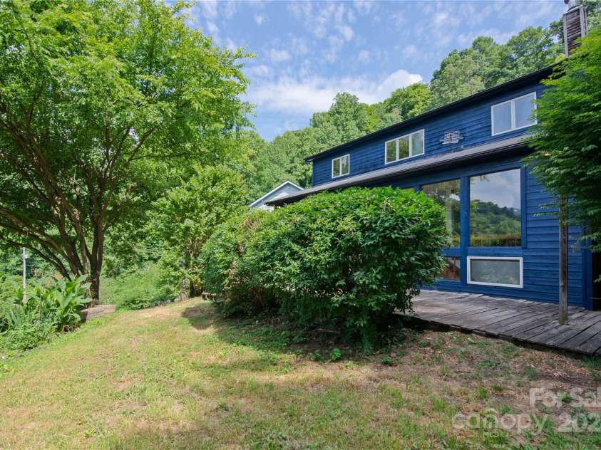 556 Blue Hill Road, Marshall, NC 28753.  MLS# CAR4154163, YatesRealty ID 6887. 