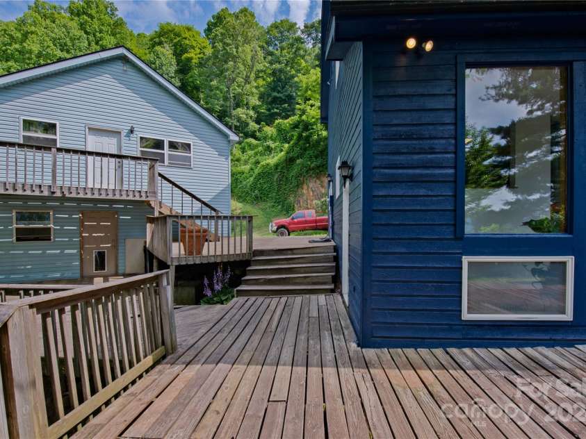 556 Blue Hill Road, Marshall, NC 28753.  MLS# CAR4154163, YatesRealty ID 6887. 