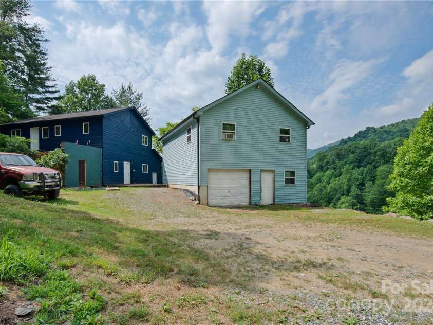 556 Blue Hill Road, Marshall, NC 28753.  MLS# CAR4154163, YatesRealty ID 6887. 