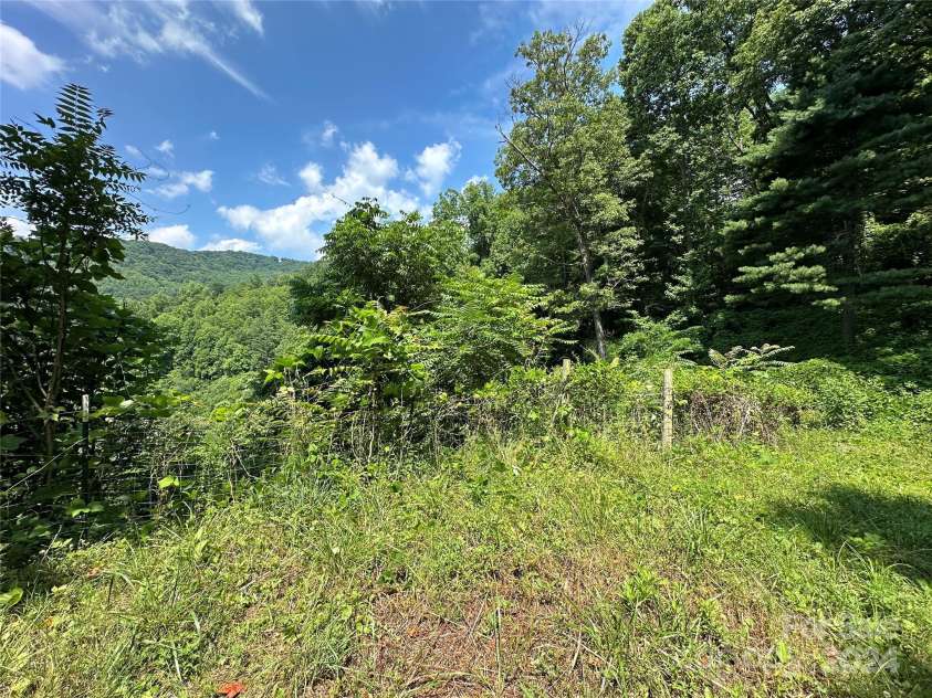 556 Blue Hill Road, Marshall, NC 28753.  MLS# CAR4154163, YatesRealty ID 6887. 