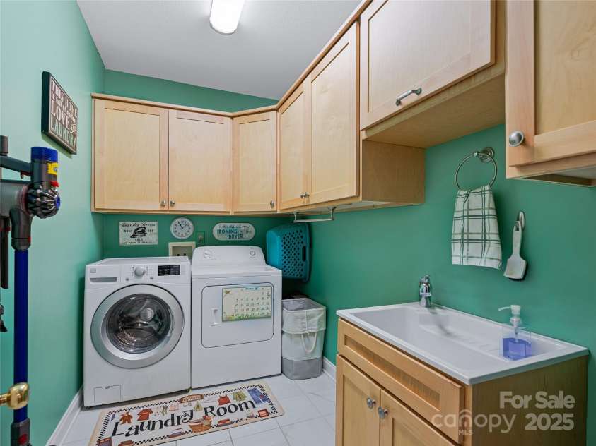 288 Hawks Point Drive, Zirconia, NC 28790.  MLS# CAR4239800, YatesRealty ID 689. 