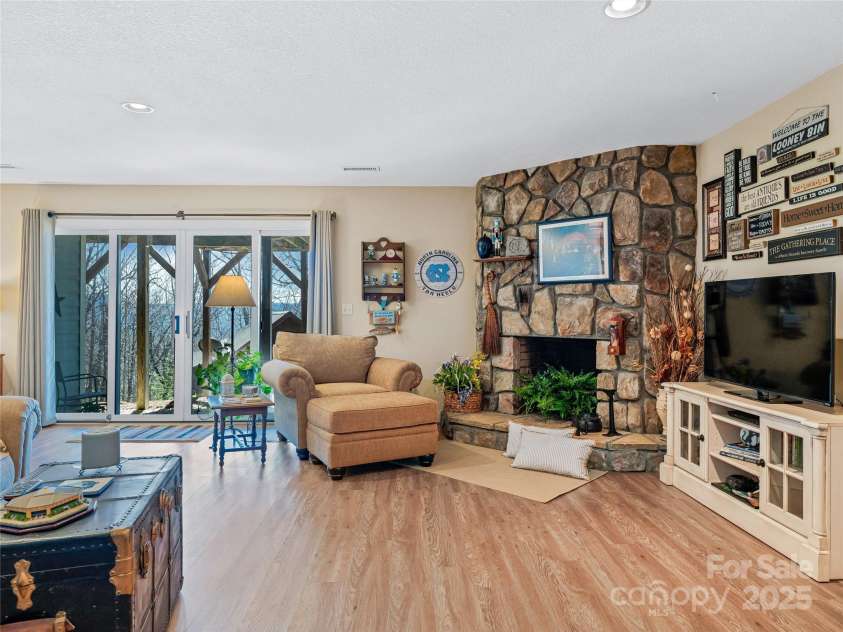 288 Hawks Point Drive, Zirconia, NC 28790.  MLS# CAR4239800, YatesRealty ID 689. 