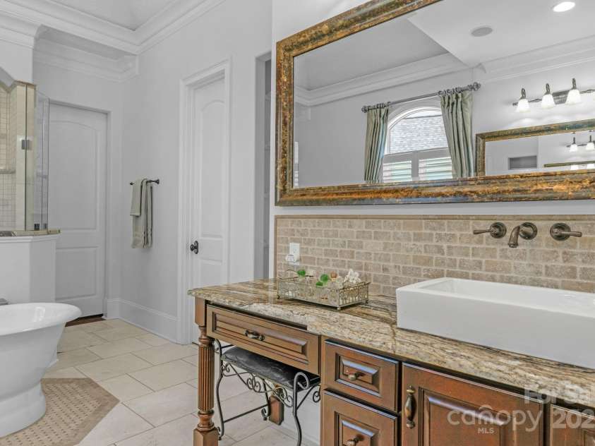 3255 Lake Pointe Drive, Belmont, NC 28012.  MLS# CAR4211520, YatesRealty ID 689. 2 separate vanities in primary BA