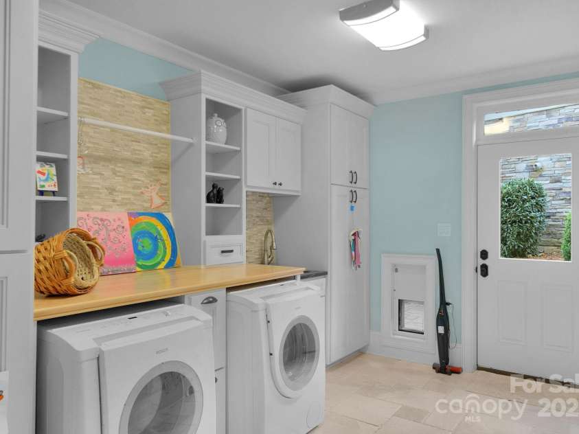 3255 Lake Pointe Drive, Belmont, NC 28012.  MLS# CAR4211520, YatesRealty ID 689. 2nd Laundry in Basement