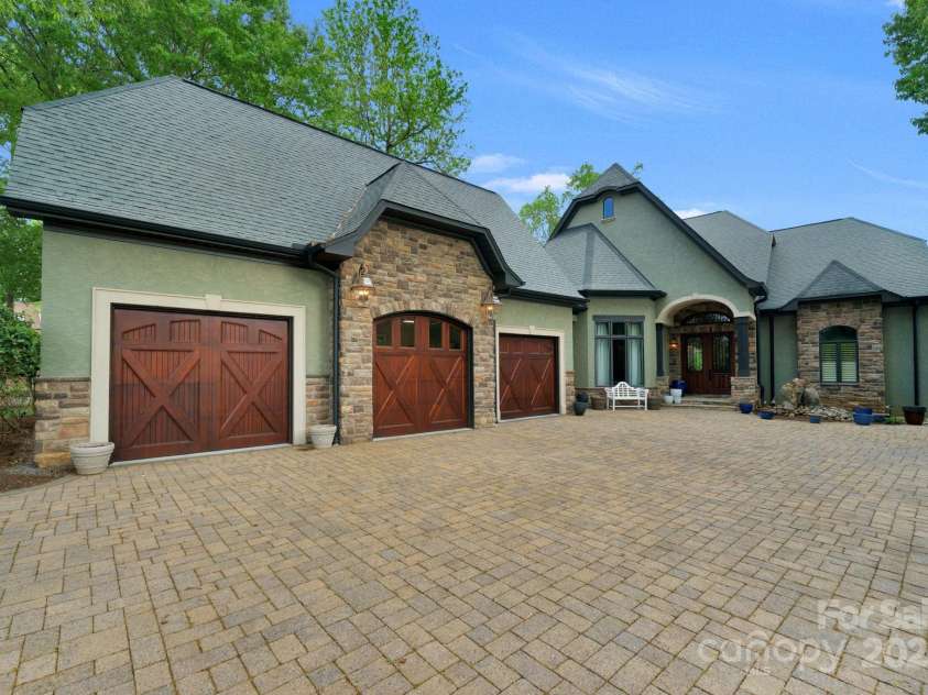 3255 Lake Pointe Drive, Belmont, NC 28012.  MLS# CAR4211520, YatesRealty ID 689. 