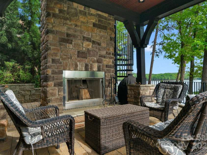 3255 Lake Pointe Drive, Belmont, NC 28012.  MLS# CAR4211520, YatesRealty ID 689. 