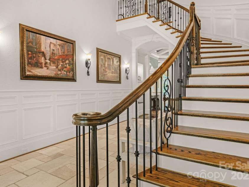 3255 Lake Pointe Drive, Belmont, NC 28012.  MLS# CAR4211520, YatesRealty ID 689. Upstairs you'll find 3 Ensuite BR/BA