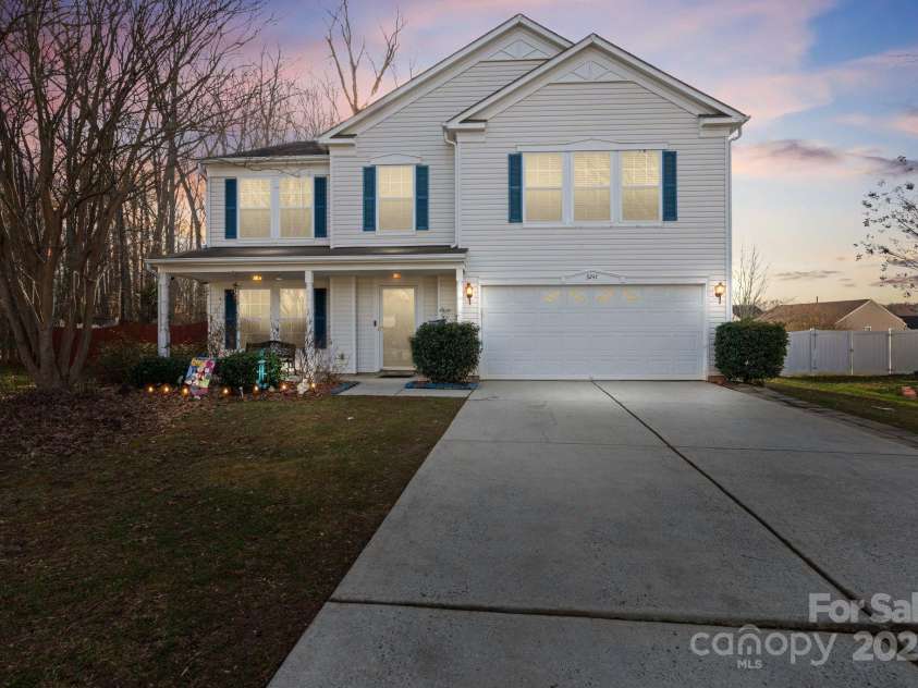 3247 Bamburgh Court, Charlotte, NC 28216.  MLS# CAR4224522, YatesRealty ID 6890. 