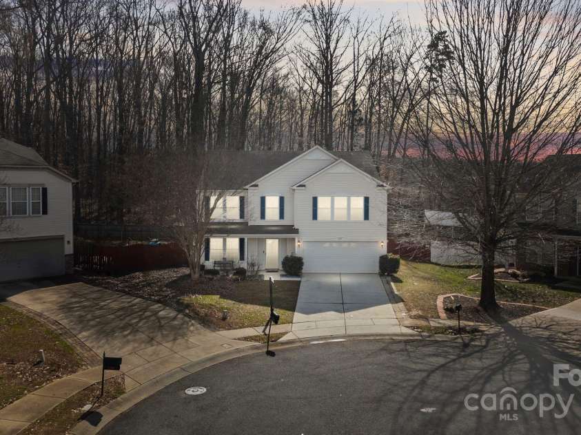 3247 Bamburgh Court, Charlotte, NC 28216.  MLS# CAR4224522, YatesRealty ID 6890. 