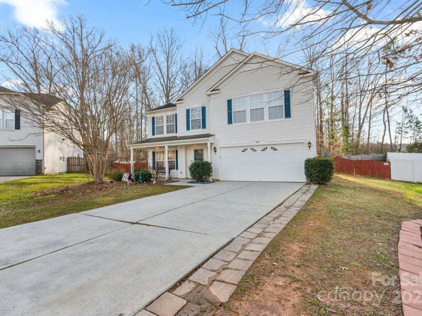 3247 Bamburgh Court, Charlotte, NC 28216.  MLS# CAR4224522, YatesRealty ID 6890. 