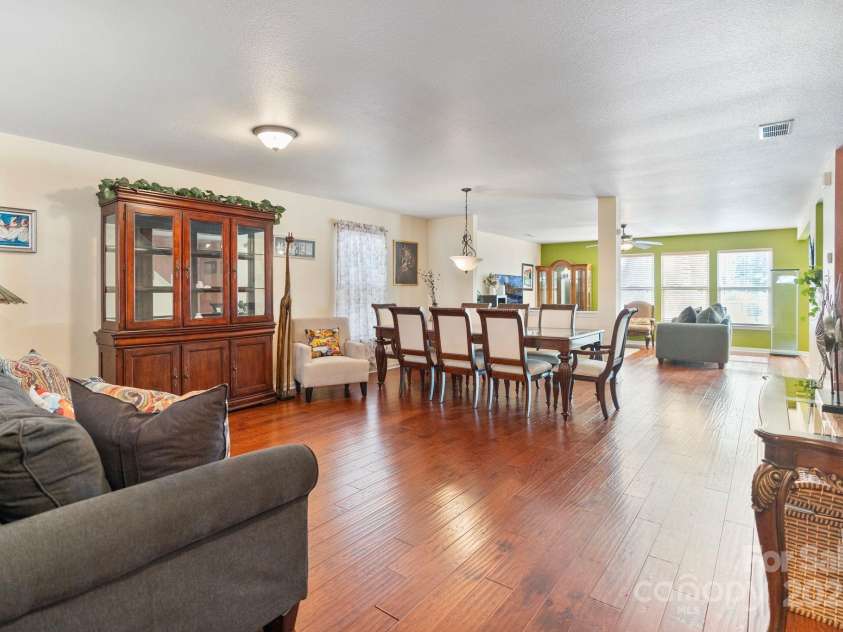 3247 Bamburgh Court, Charlotte, NC 28216.  MLS# CAR4224522, YatesRealty ID 6890. 