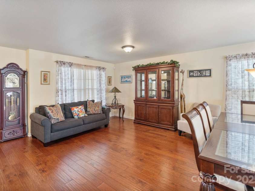 3247 Bamburgh Court, Charlotte, NC 28216.  MLS# CAR4224522, YatesRealty ID 6890. 