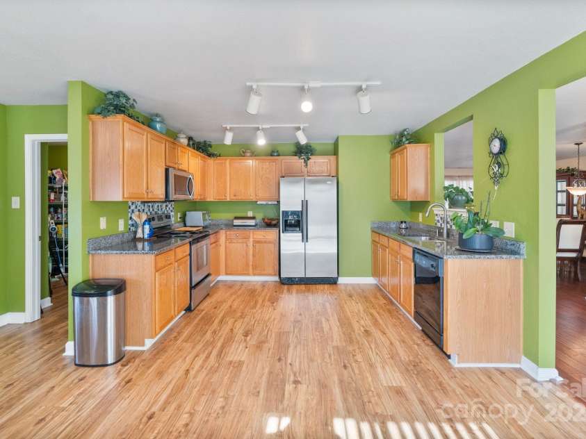 3247 Bamburgh Court, Charlotte, NC 28216.  MLS# CAR4224522, YatesRealty ID 6890. 