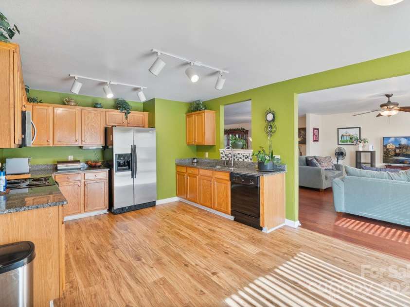 3247 Bamburgh Court, Charlotte, NC 28216.  MLS# CAR4224522, YatesRealty ID 6890. 