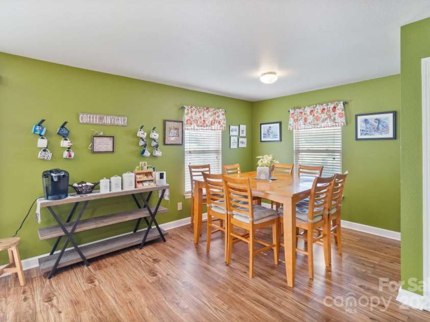 3247 Bamburgh Court, Charlotte, NC 28216.  MLS# CAR4224522, YatesRealty ID 6890. 