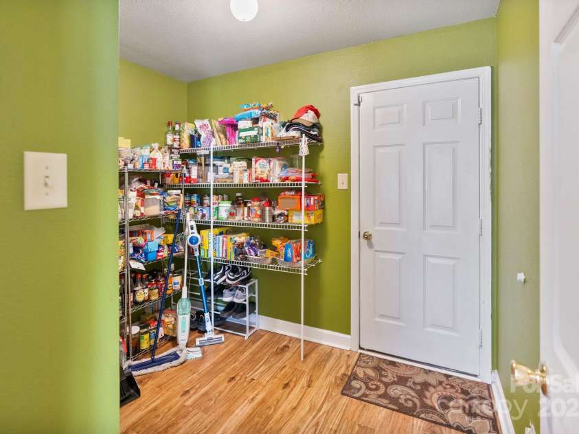 3247 Bamburgh Court, Charlotte, NC 28216.  MLS# CAR4224522, YatesRealty ID 6890. 