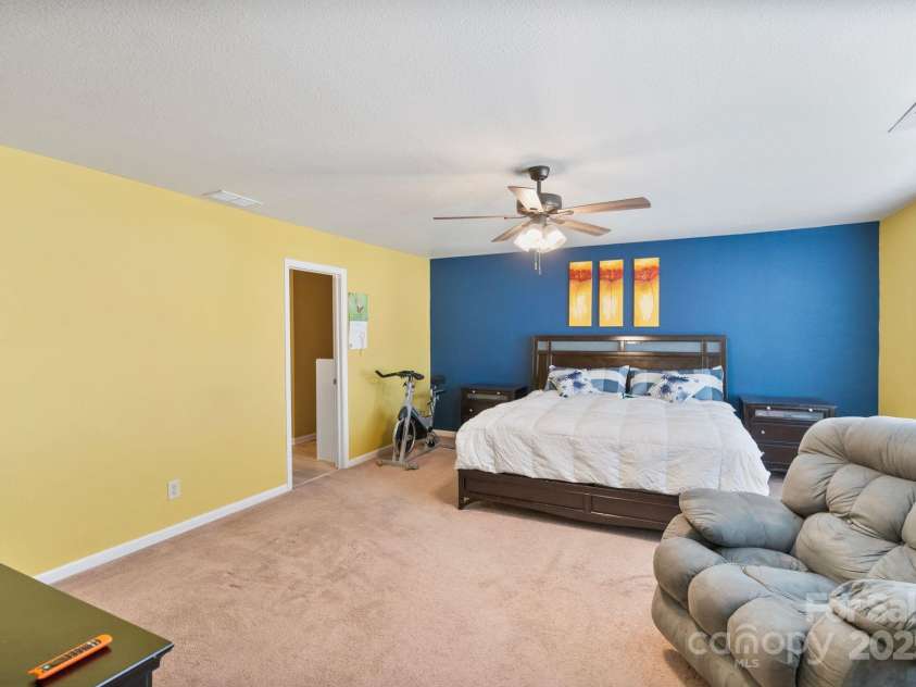 3247 Bamburgh Court, Charlotte, NC 28216.  MLS# CAR4224522, YatesRealty ID 6890. 