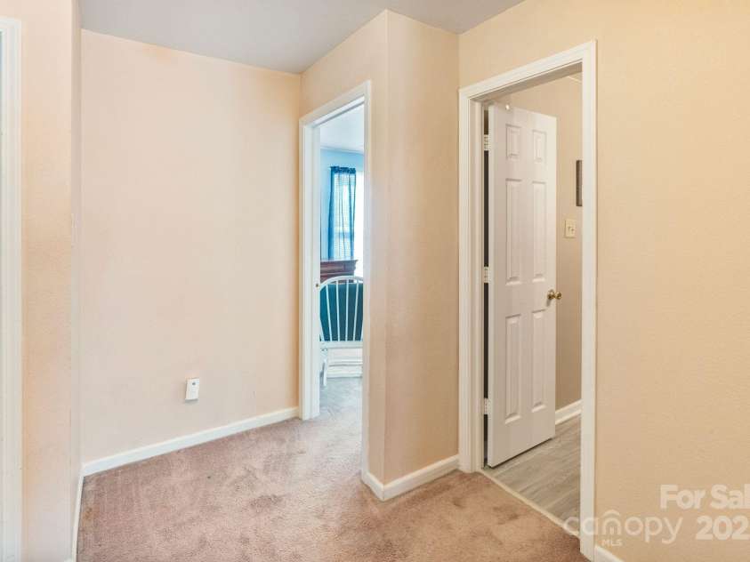 3247 Bamburgh Court, Charlotte, NC 28216.  MLS# CAR4224522, YatesRealty ID 6890. 
