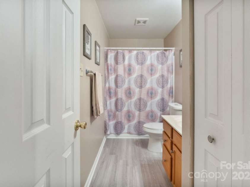 3247 Bamburgh Court, Charlotte, NC 28216.  MLS# CAR4224522, YatesRealty ID 6890. 