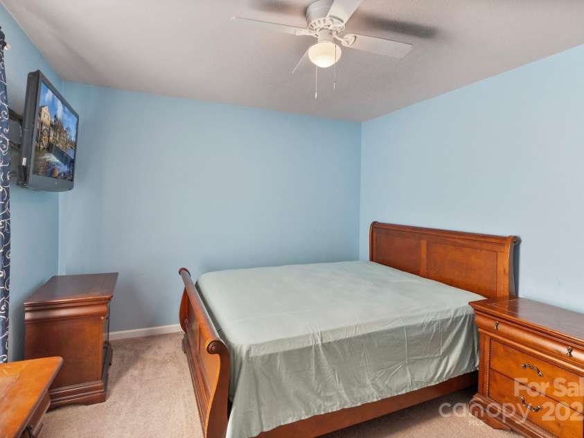 3247 Bamburgh Court, Charlotte, NC 28216.  MLS# CAR4224522, YatesRealty ID 6890. 