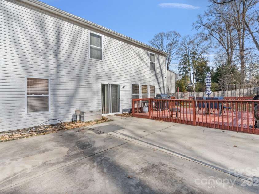 3247 Bamburgh Court, Charlotte, NC 28216.  MLS# CAR4224522, YatesRealty ID 6890. 