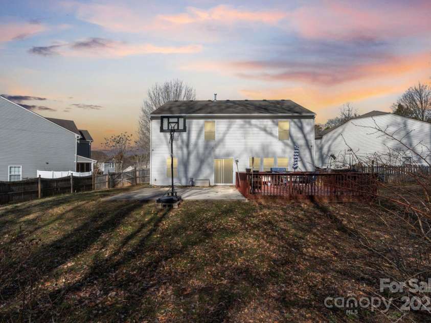 3247 Bamburgh Court, Charlotte, NC 28216.  MLS# CAR4224522, YatesRealty ID 6890. 