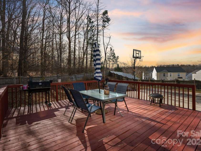 3247 Bamburgh Court, Charlotte, NC 28216.  MLS# CAR4224522, YatesRealty ID 6890. 