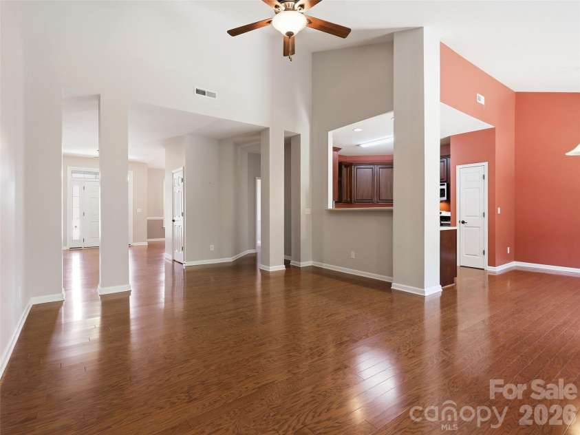 1 Breyerton Court, Asheville, NC 28804.  MLS# CAR4343147, YatesRealty ID 6891. Living Room