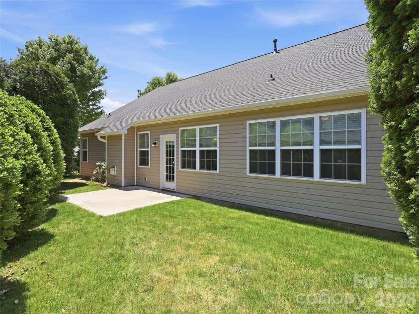 1 Breyerton Court, Asheville, NC 28804.  MLS# CAR4343147, YatesRealty ID 6891. Private Backyard