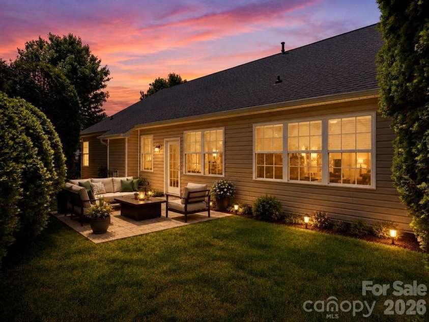 1 Breyerton Court, Asheville, NC 28804.  MLS# CAR4343147, YatesRealty ID 6891. Virtually Staged