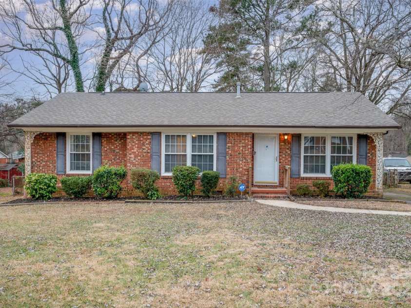 4201 Westridge Drive, Charlotte, NC 28208.  MLS# CAR4208935, YatesRealty ID 6892. 