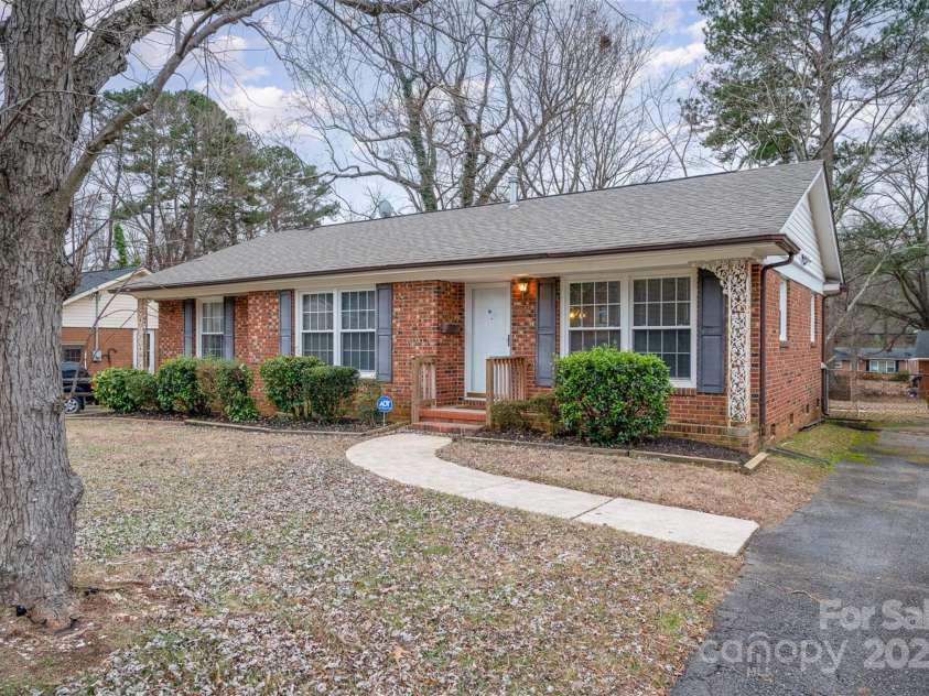 4201 Westridge Drive, Charlotte, NC 28208.  MLS# CAR4208935, YatesRealty ID 6892. 