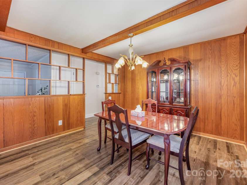 4201 Westridge Drive, Charlotte, NC 28208.  MLS# CAR4208935, YatesRealty ID 6892. 