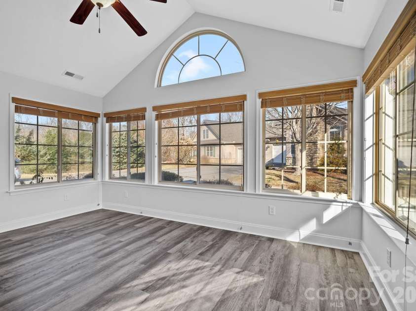 6 Mountain Meadow Circle, Weaverville, NC 28787.  MLS# CAR4340250, YatesRealty ID 6893. 