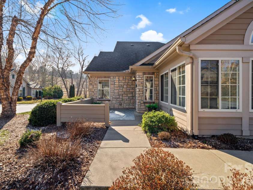 6 Mountain Meadow Circle, Weaverville, NC 28787.  MLS# CAR4340250, YatesRealty ID 6893. 