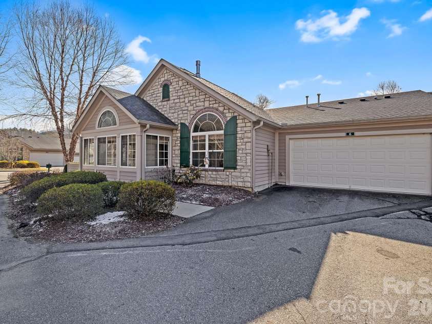 6 Mountain Meadow Circle, Weaverville, NC 28787.  MLS# CAR4340250, YatesRealty ID 6893. 