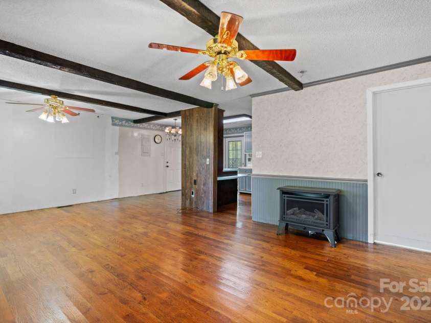 4067 Old Buff Road, Hickory, NC 28602.  MLS# CAR4245179, YatesRealty ID 6894. 