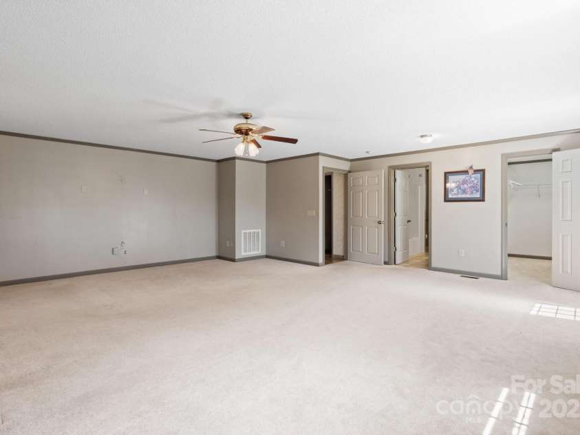 4067 Old Buff Road, Hickory, NC 28602.  MLS# CAR4245179, YatesRealty ID 6894. 