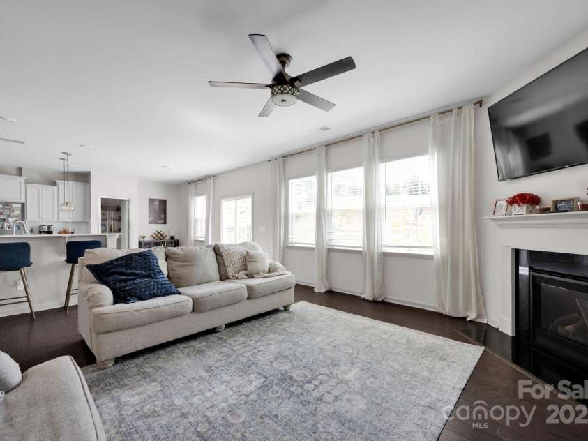 15127 Oleander Drive, Charlotte, NC 28278.  MLS# CAR4246713, YatesRealty ID 6895. 