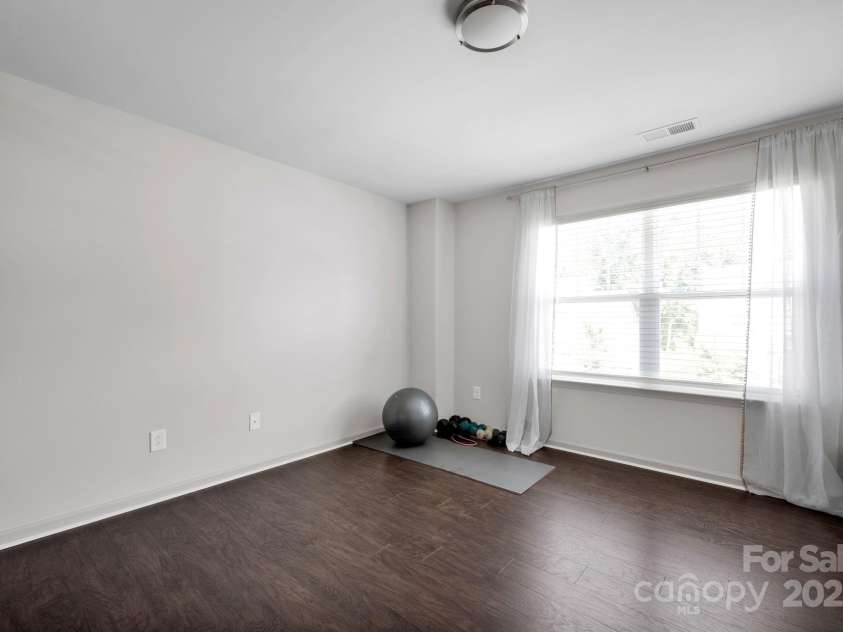 15127 Oleander Drive, Charlotte, NC 28278.  MLS# CAR4246713, YatesRealty ID 6895. 