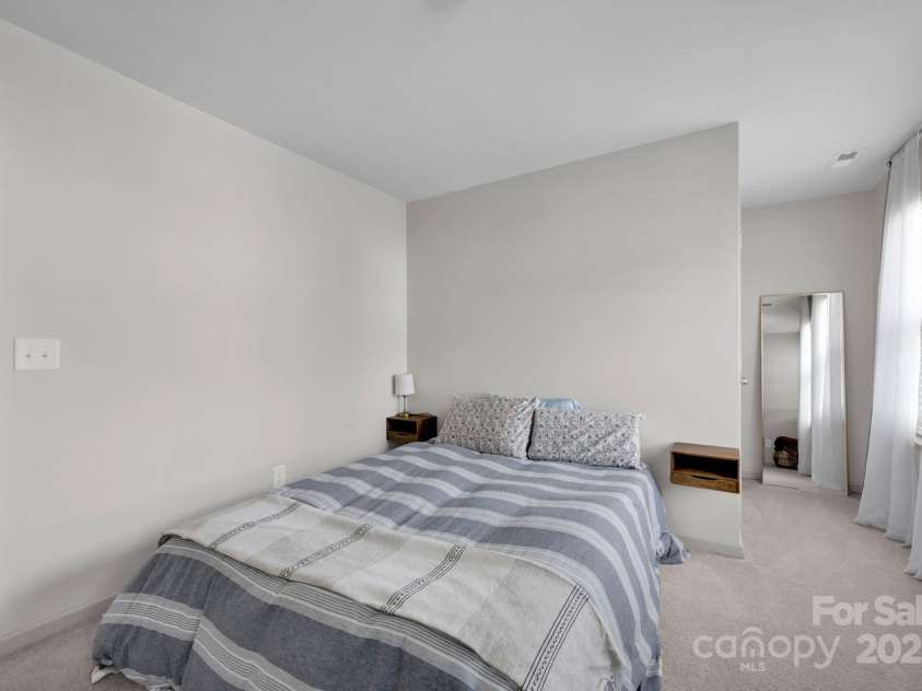 15127 Oleander Drive, Charlotte, NC 28278.  MLS# CAR4246713, YatesRealty ID 6895. Bedroom